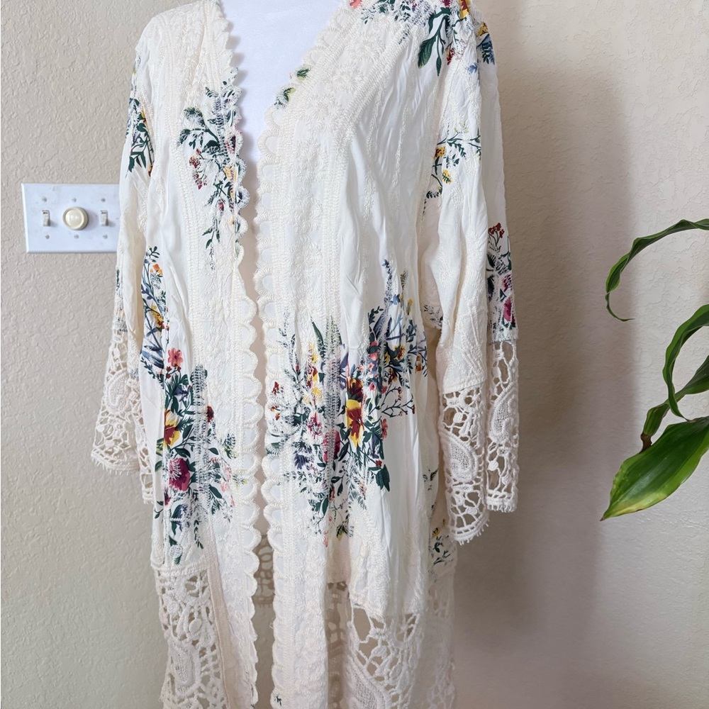 Solitaire Floral Lace Kimono - Cream, Yellow, Pink, Green